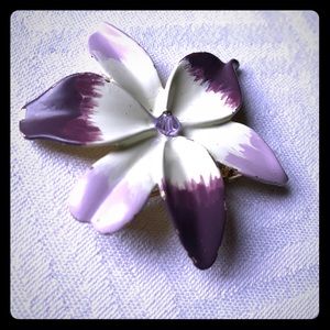 Flower brooch